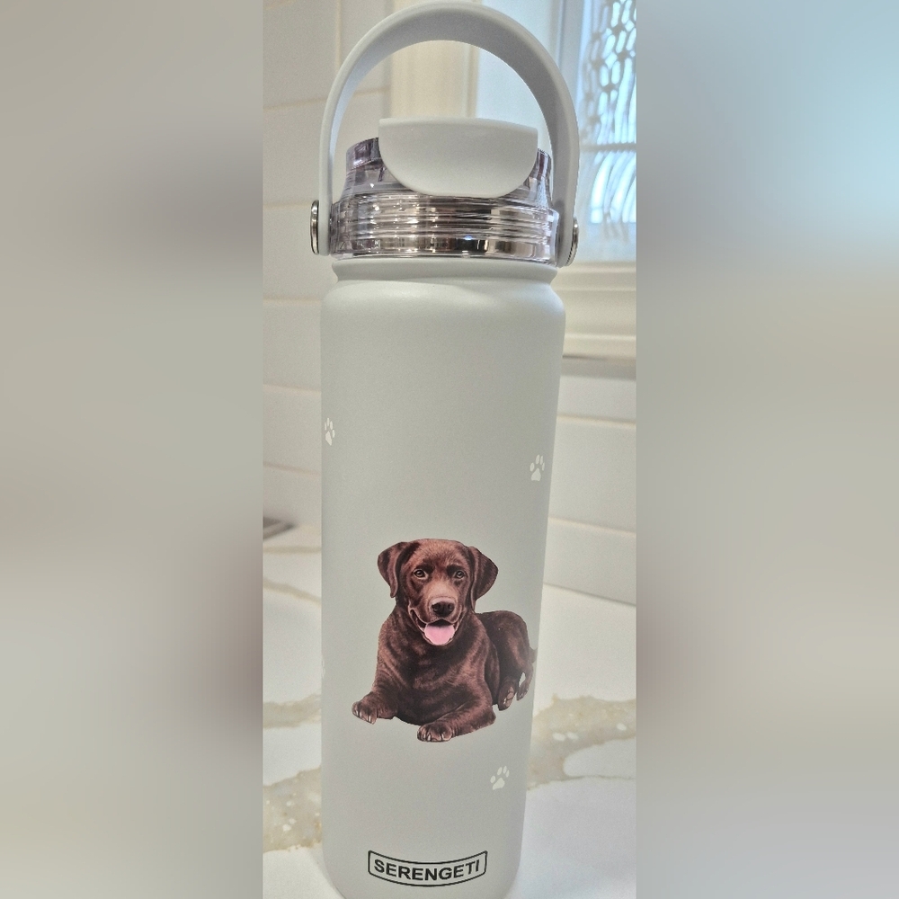 Chocolate LabSerengeti Light Grey  Water Bottle
